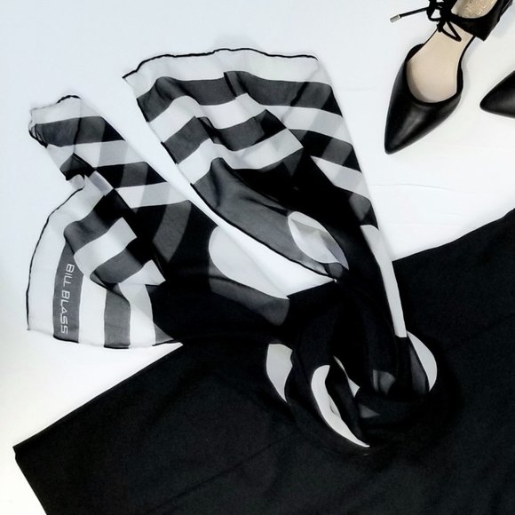 FIND THESE BEAUTIES AND SO MUCH MORE IN MY CLOSET! - Picture 4 of 5